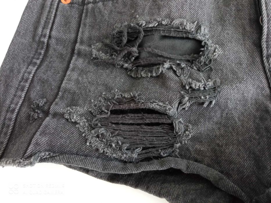 Pull&Bear - calção curto de ganga preta -tamanho 32