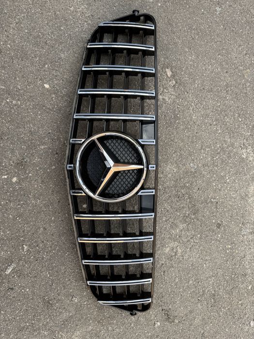 Решітка на Мерседес C W204