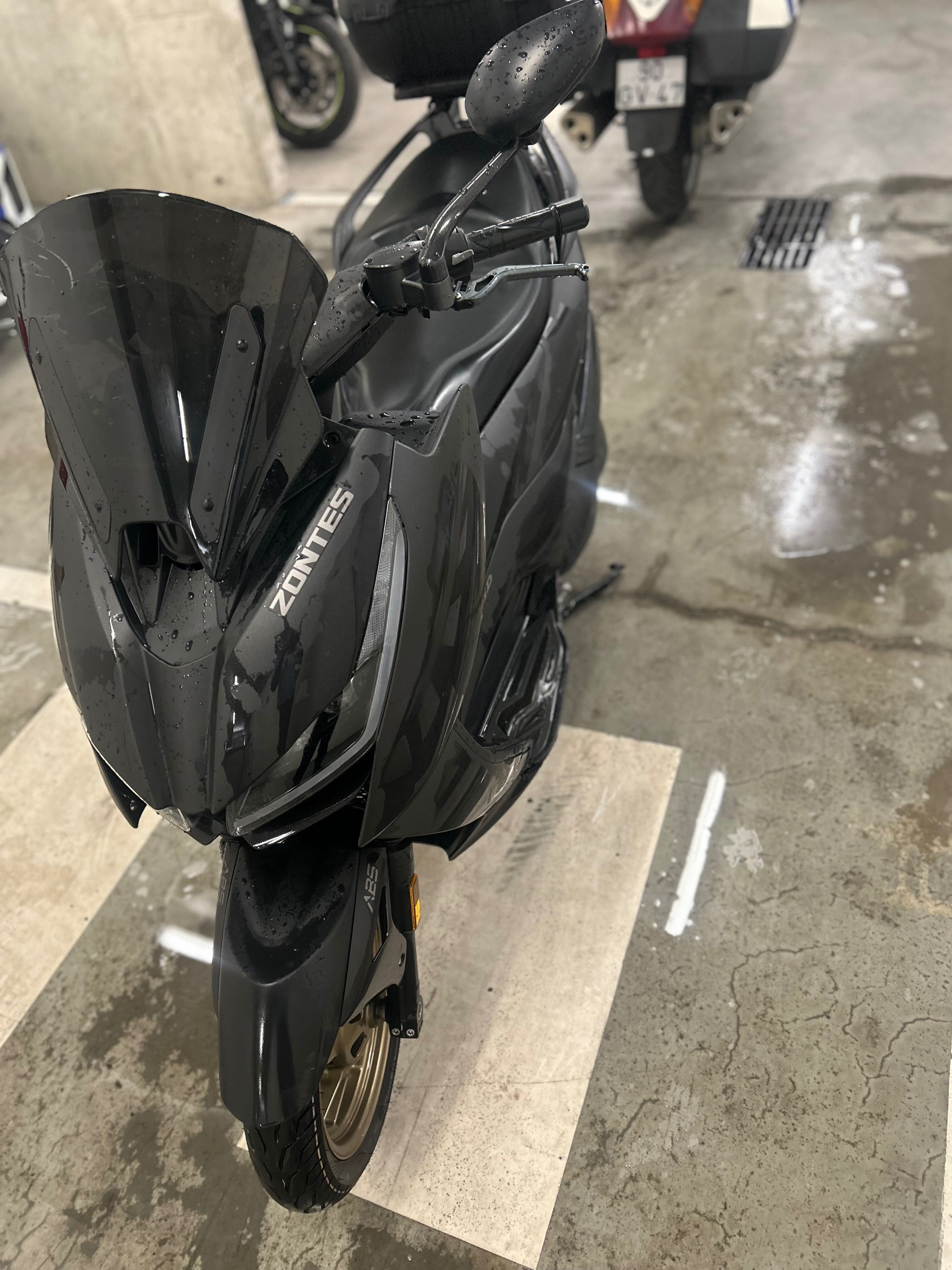 Zontes 125D scooter