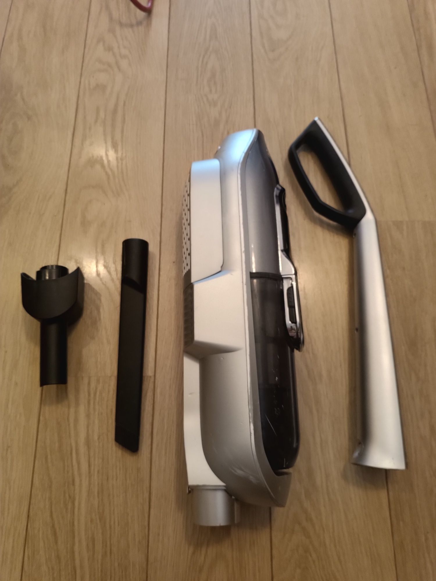 _ Odkurzacz pionowy Bosch Athlet Ultimate 32.4V - korpus, uchwyt