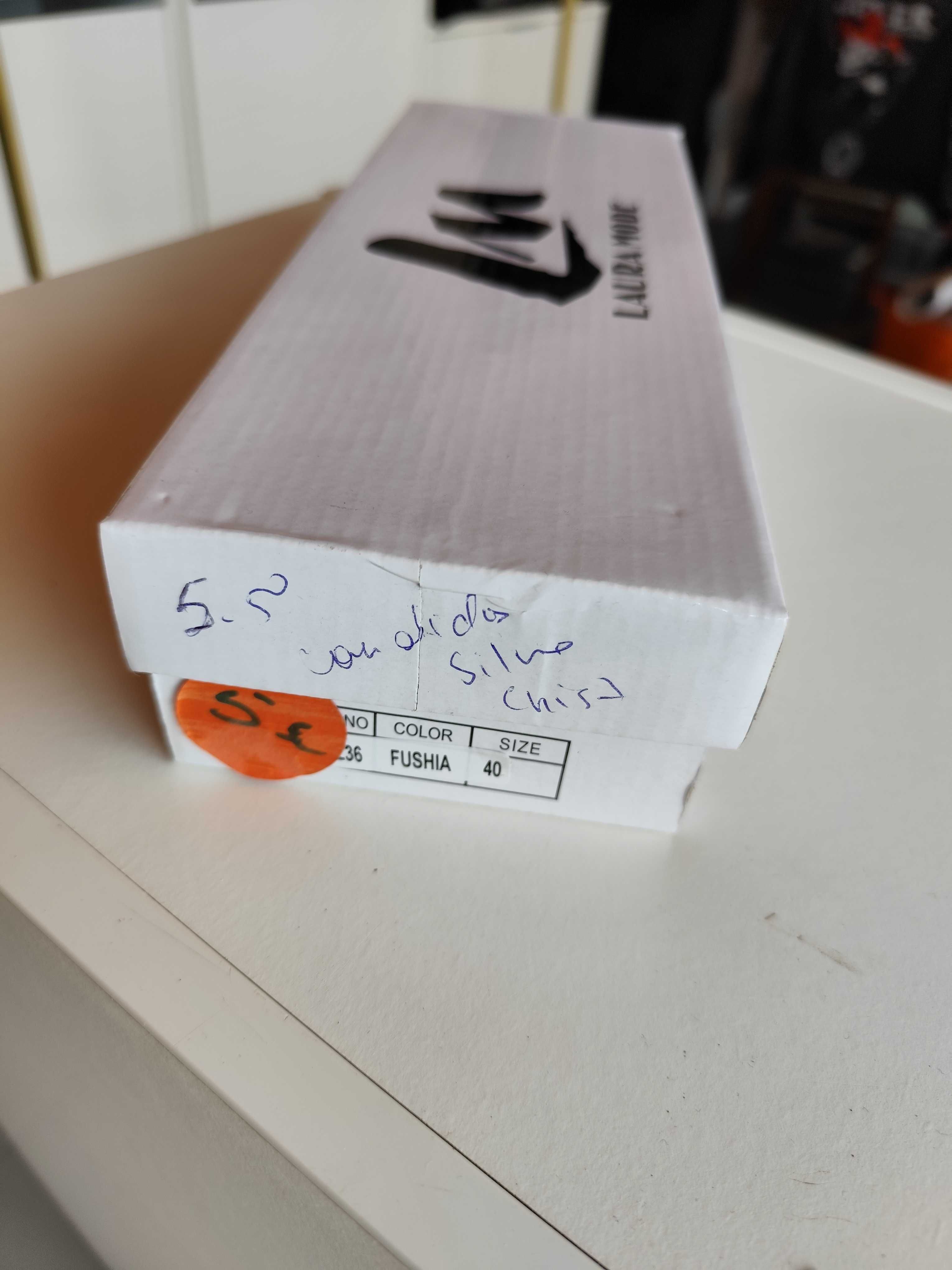 Vário calçado novo