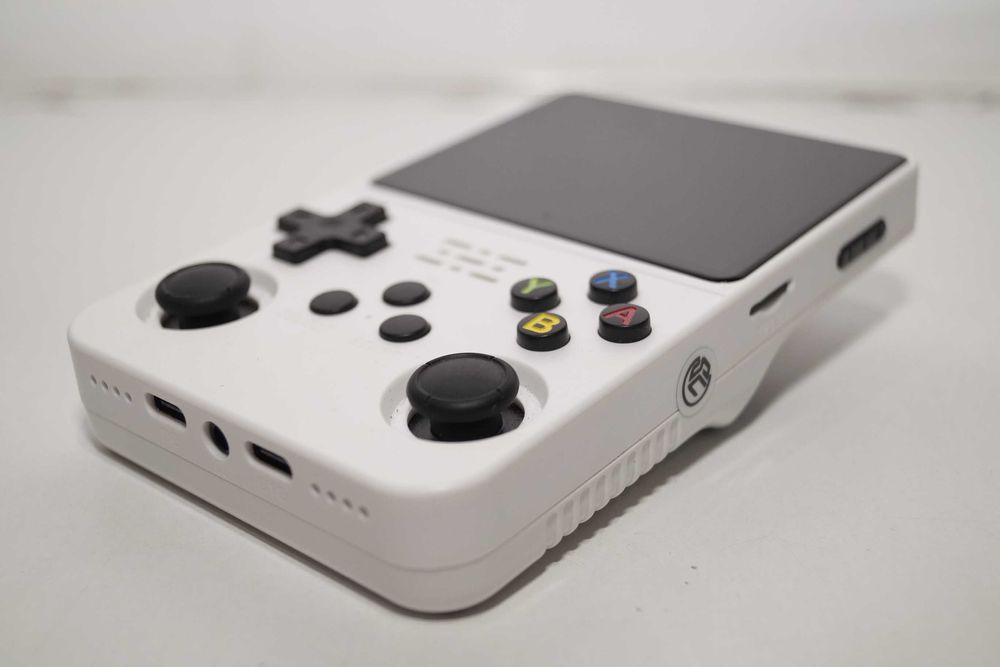 1565 Game console Konsola retro do gier R36S biała