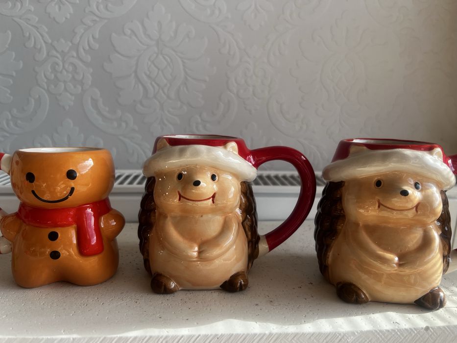 Zestaw kubkow ceramicznych  swiatecznych zimowych