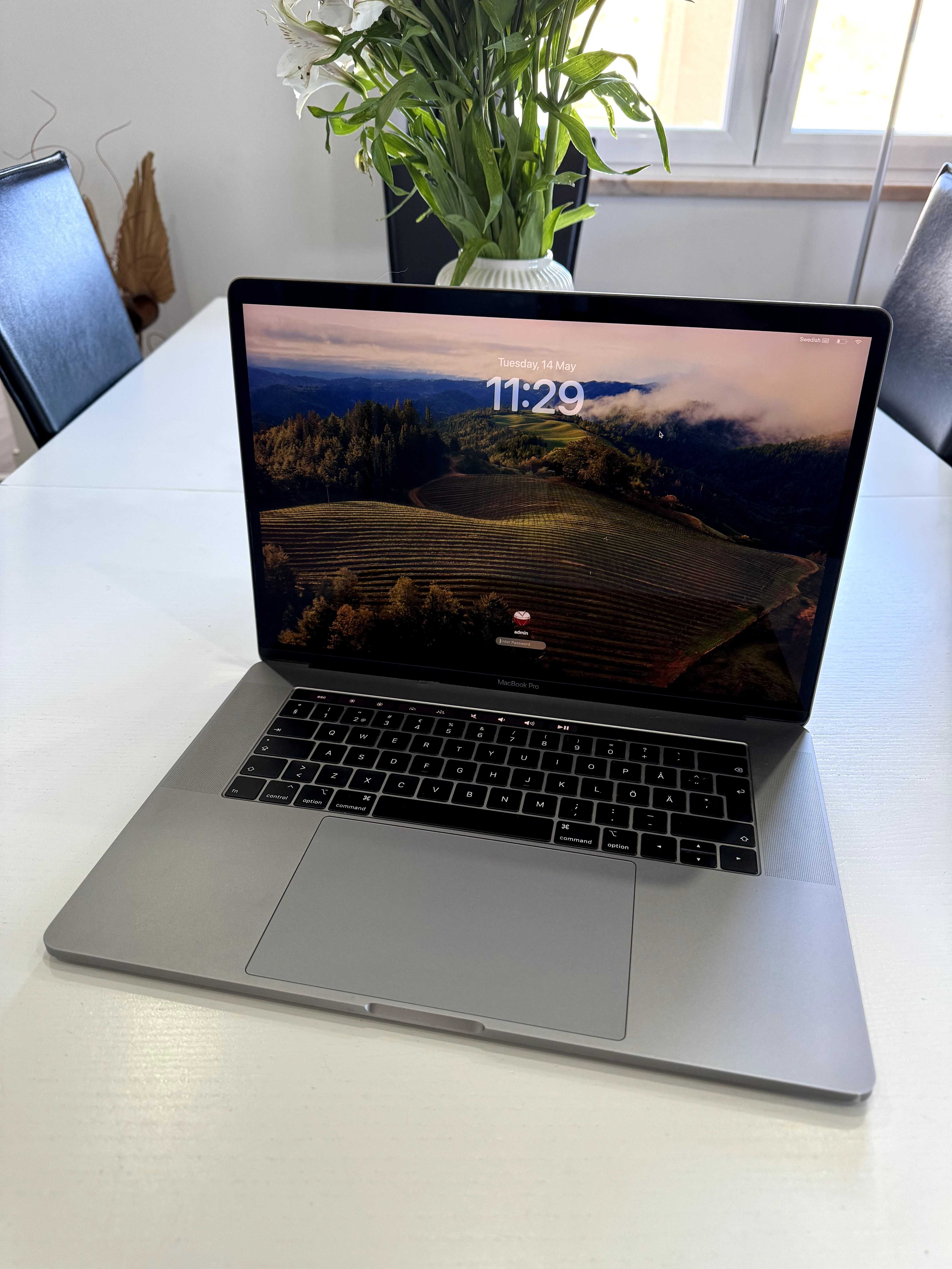 Macbook Pro 15 2018 I7