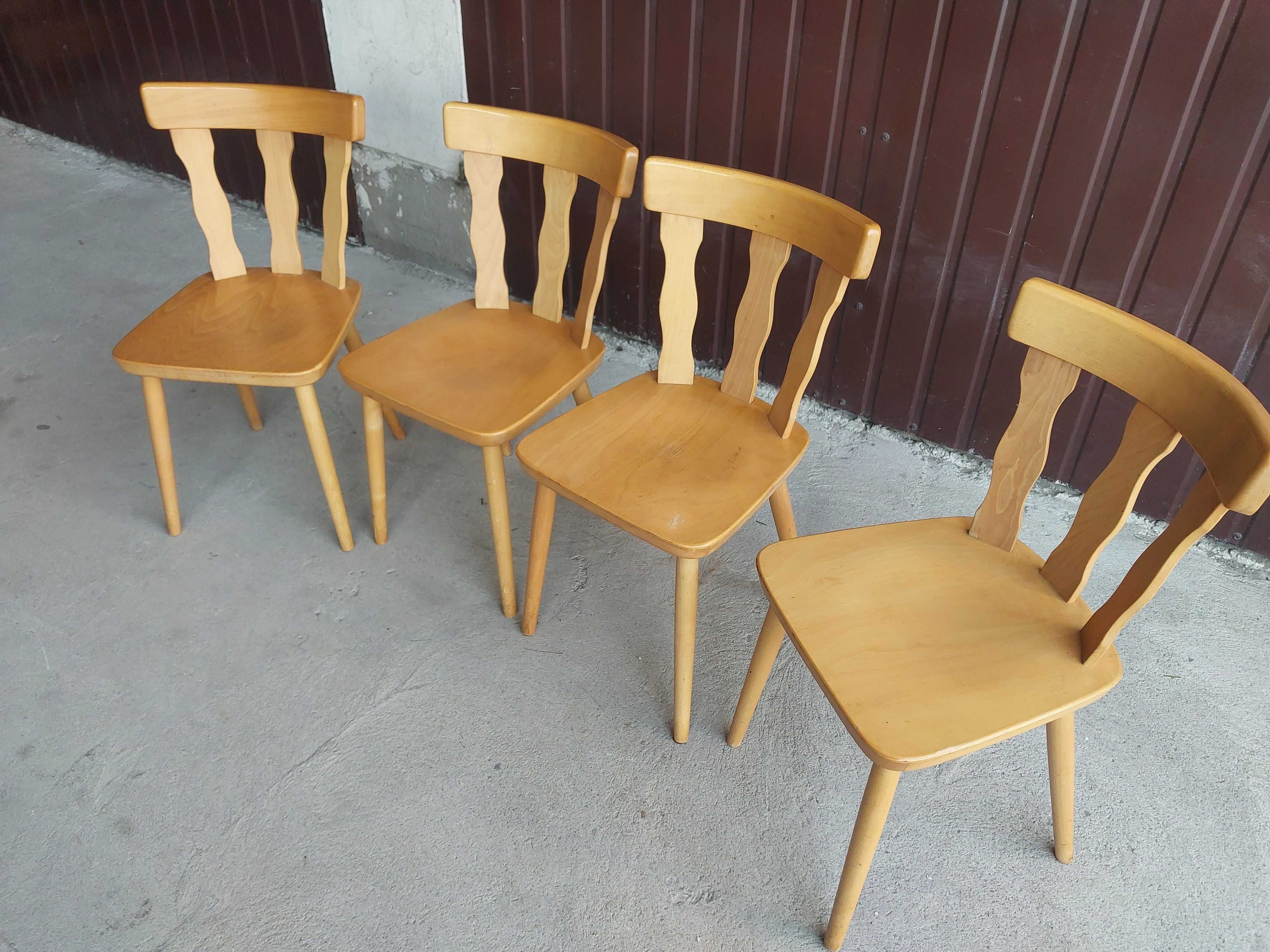 krzesła drewniane / 400