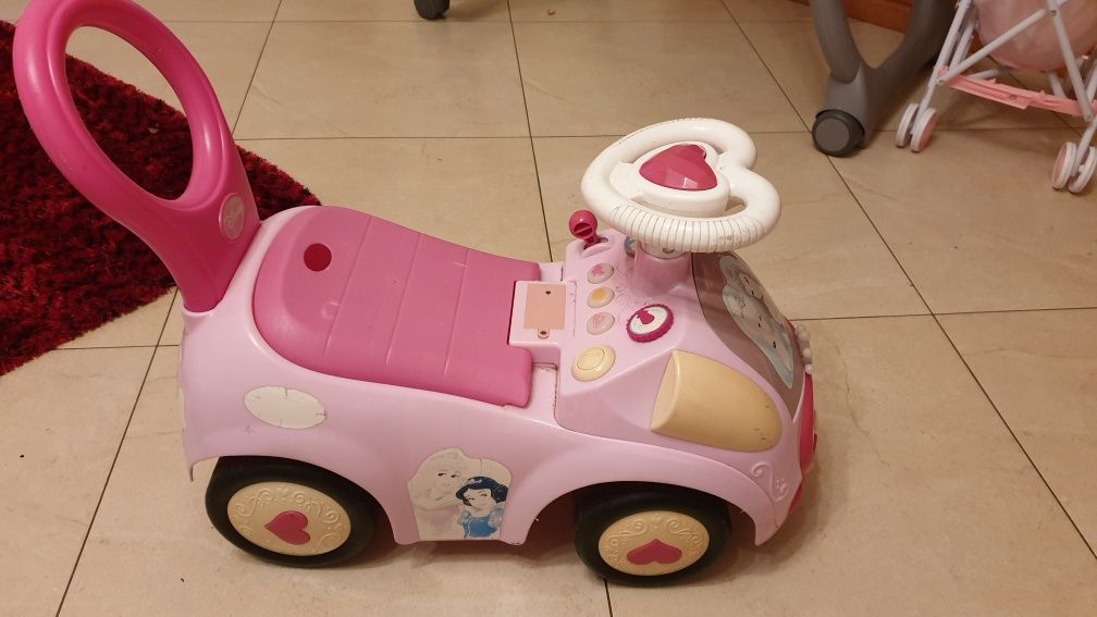 Carrinho andador princesas