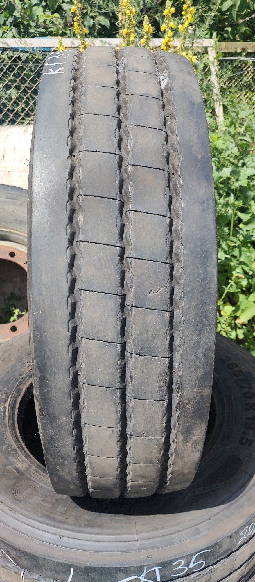 265/70R19,5  8 мм шини вантажні бу.