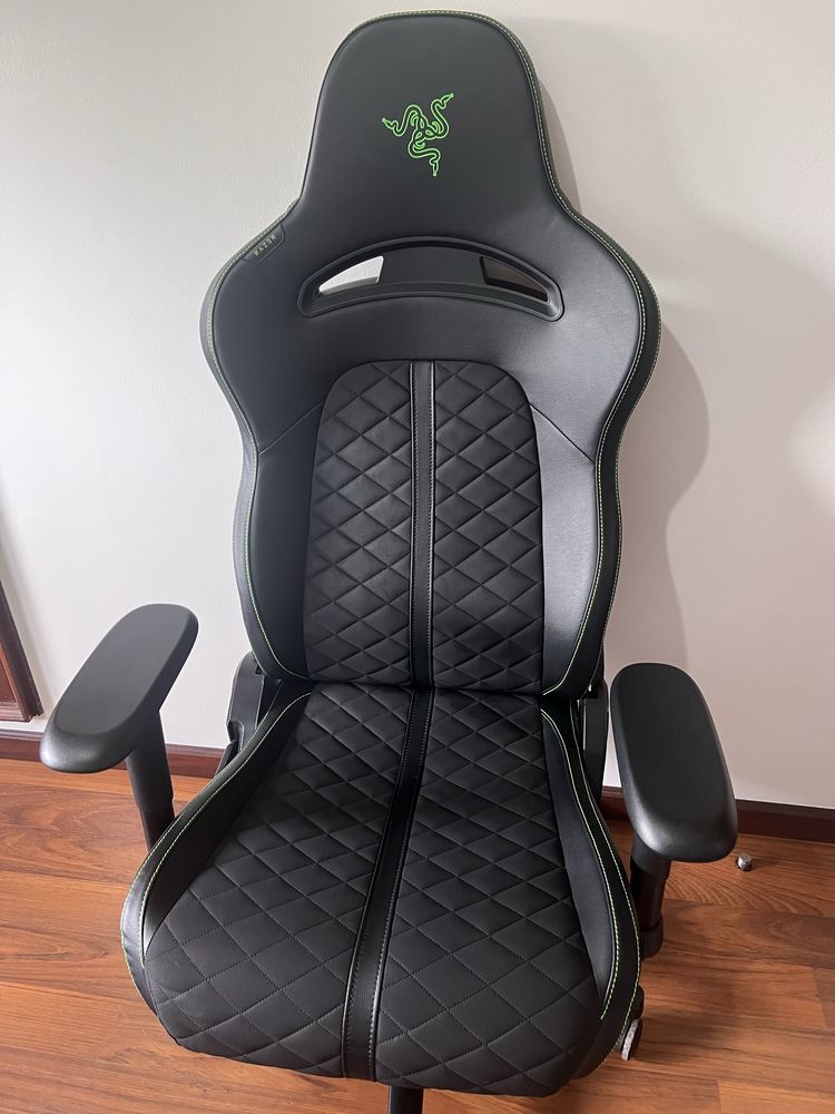 Cadeira Razer como nova