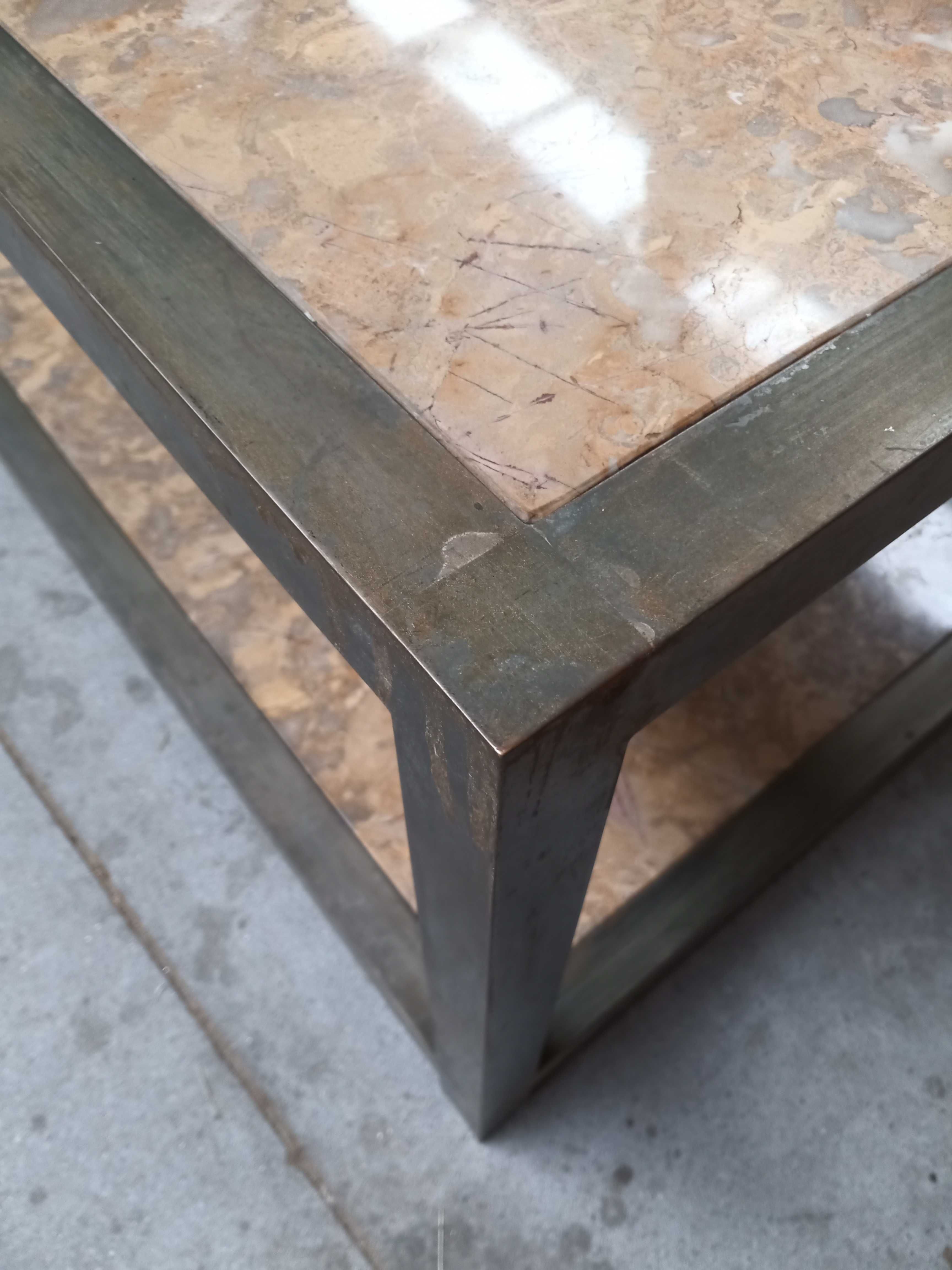 Mesa de centro com pedra