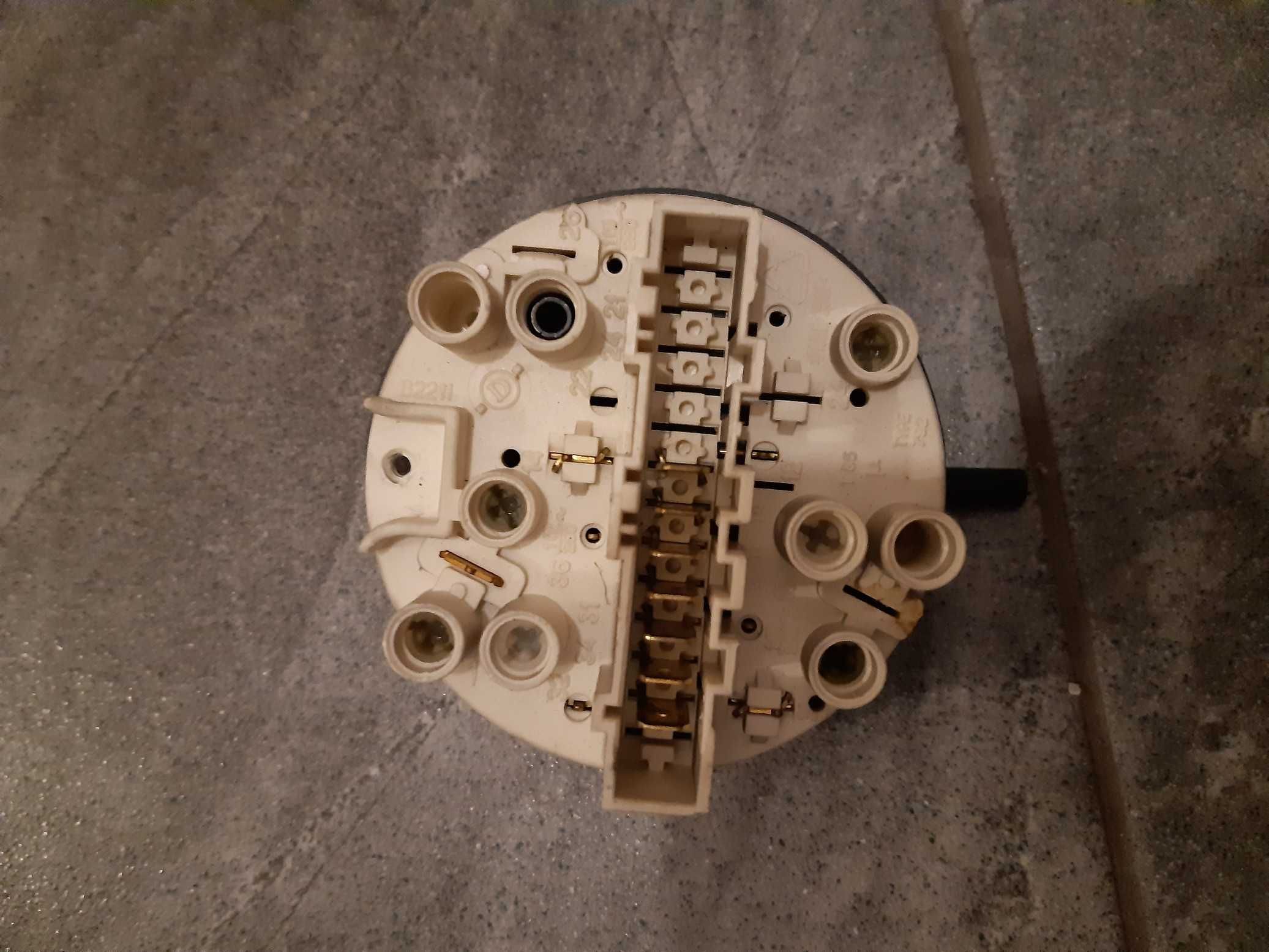 Hydrostat Elbi typ 792 i typ 760 do pralki Indesit Whirlpool presostat