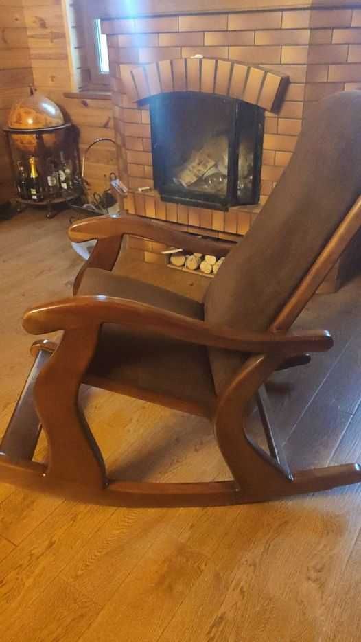 Крісла-гойдалки з дерева