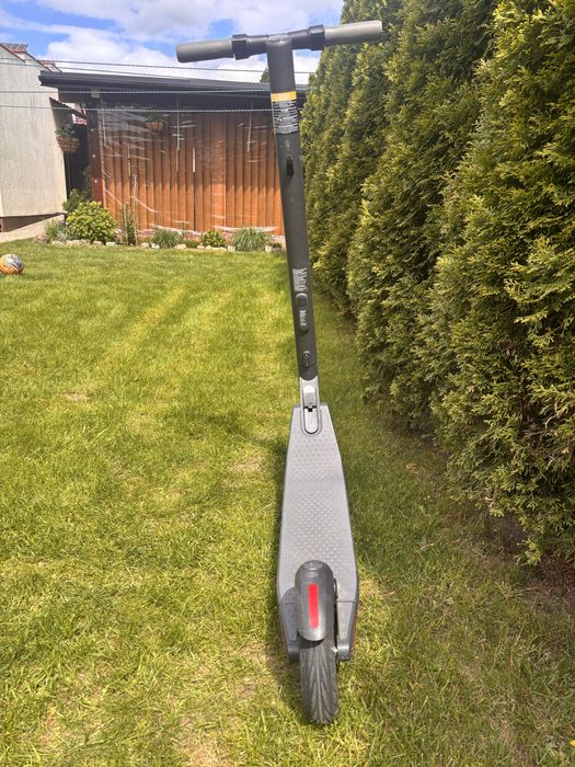 Hulajnoga elektryczna Segway Ninebot ES2