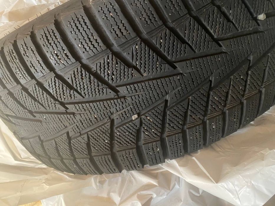 Зимова гума hankook winter I’cept 285/60 R18