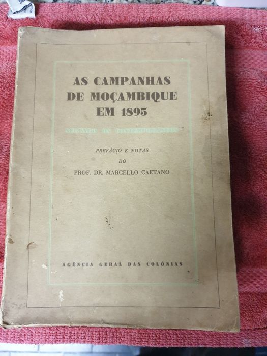 Livro antigo de Moçambique