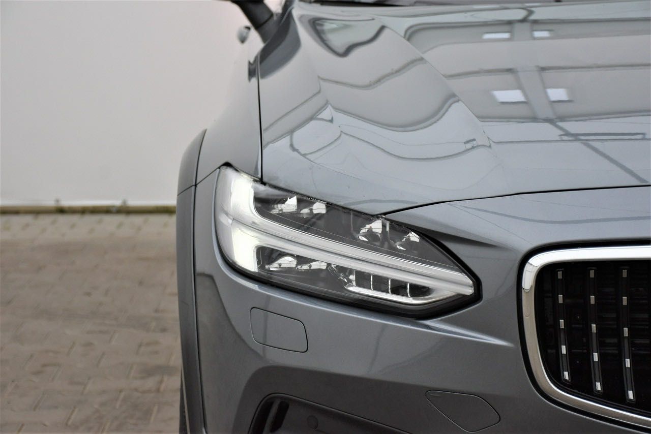 Cesja leasingu: Volvo V90 Cross Country, T5 AWD Pro, PDW, masaż