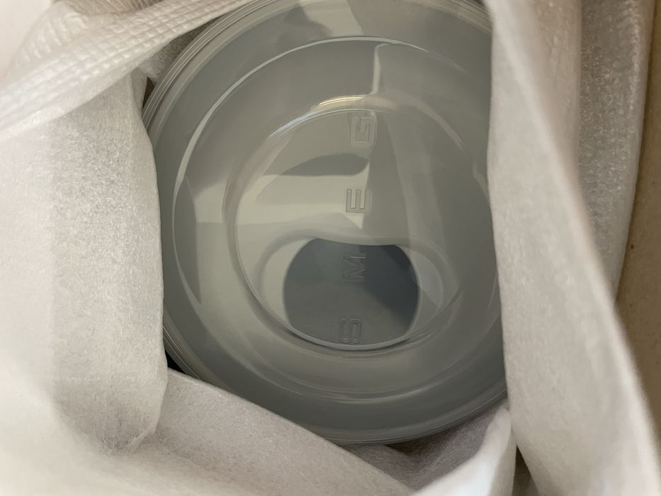 Соковижималка Smeg блакитного кольору нова