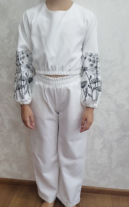 Продам костюм Вишиванка розмір 134