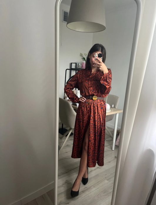 Brazowa sukienka w panterke niebieska