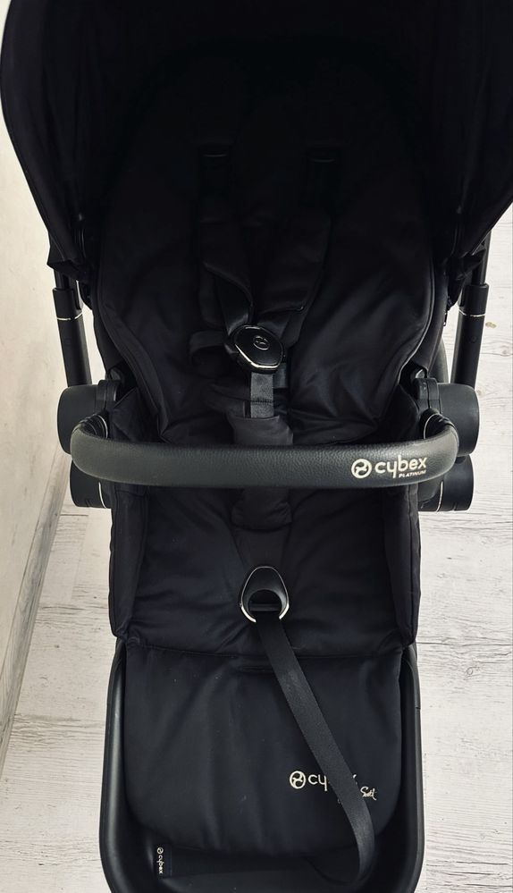 Продам коляску Cybex Priam 4.0 by Jeremy Scott (3 в 1)