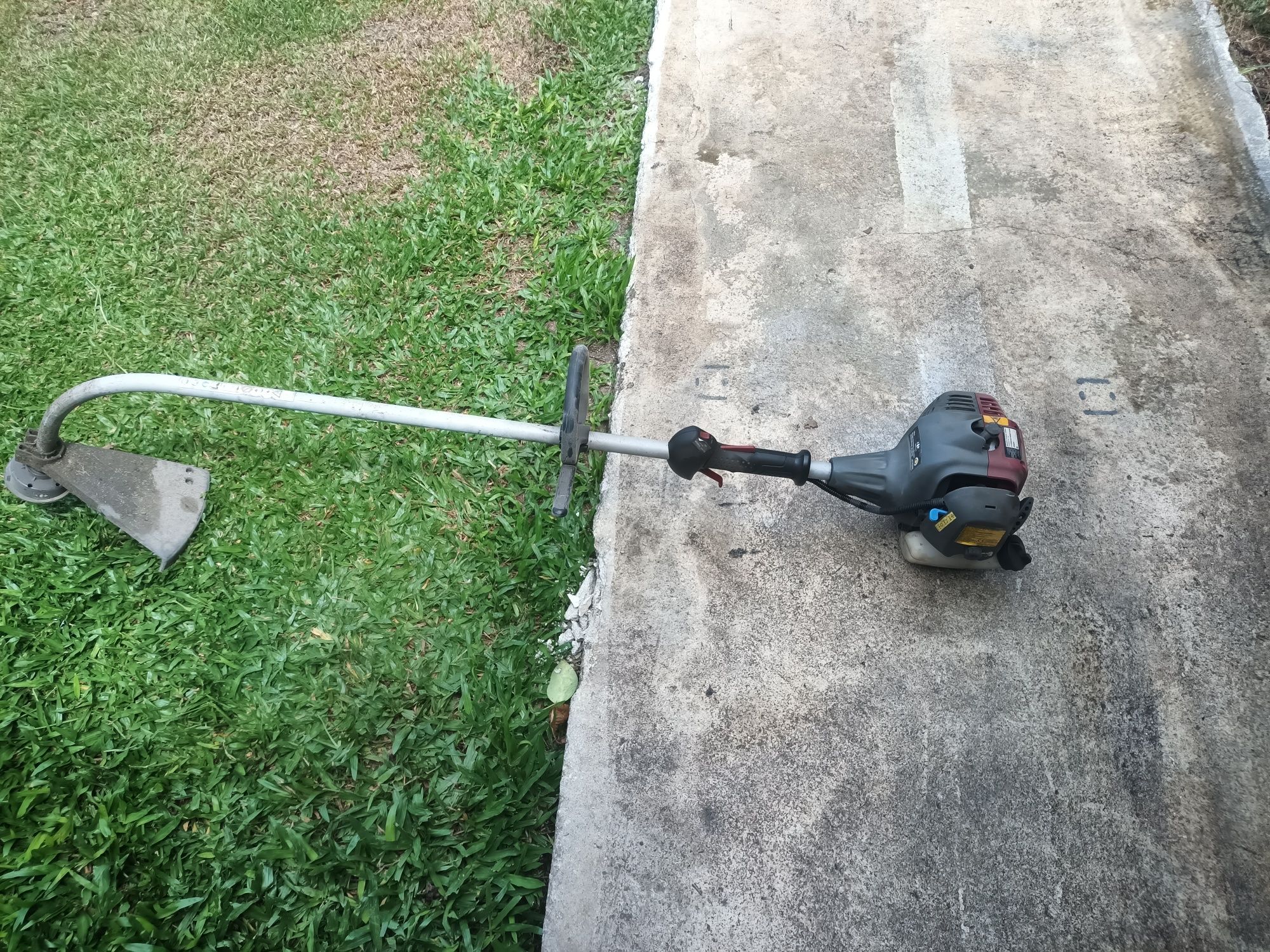 Máquina para relva