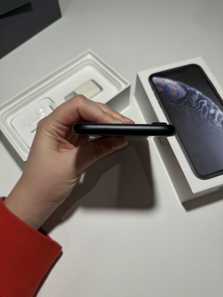 Продам Iphone XR 128GB