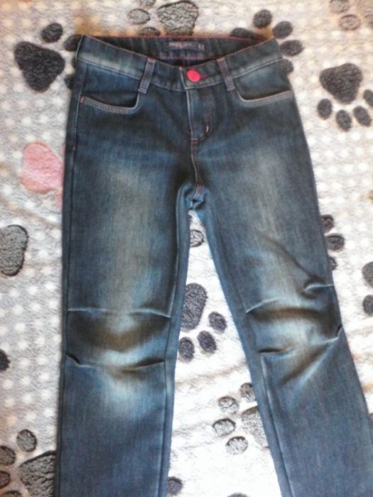 Продам теплые джинсы на девочку, 8-9 лет, рост 134 см