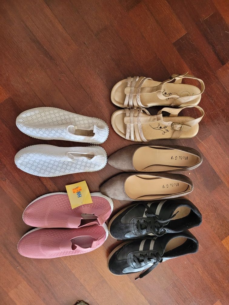 Sapatilhas  e sandalias