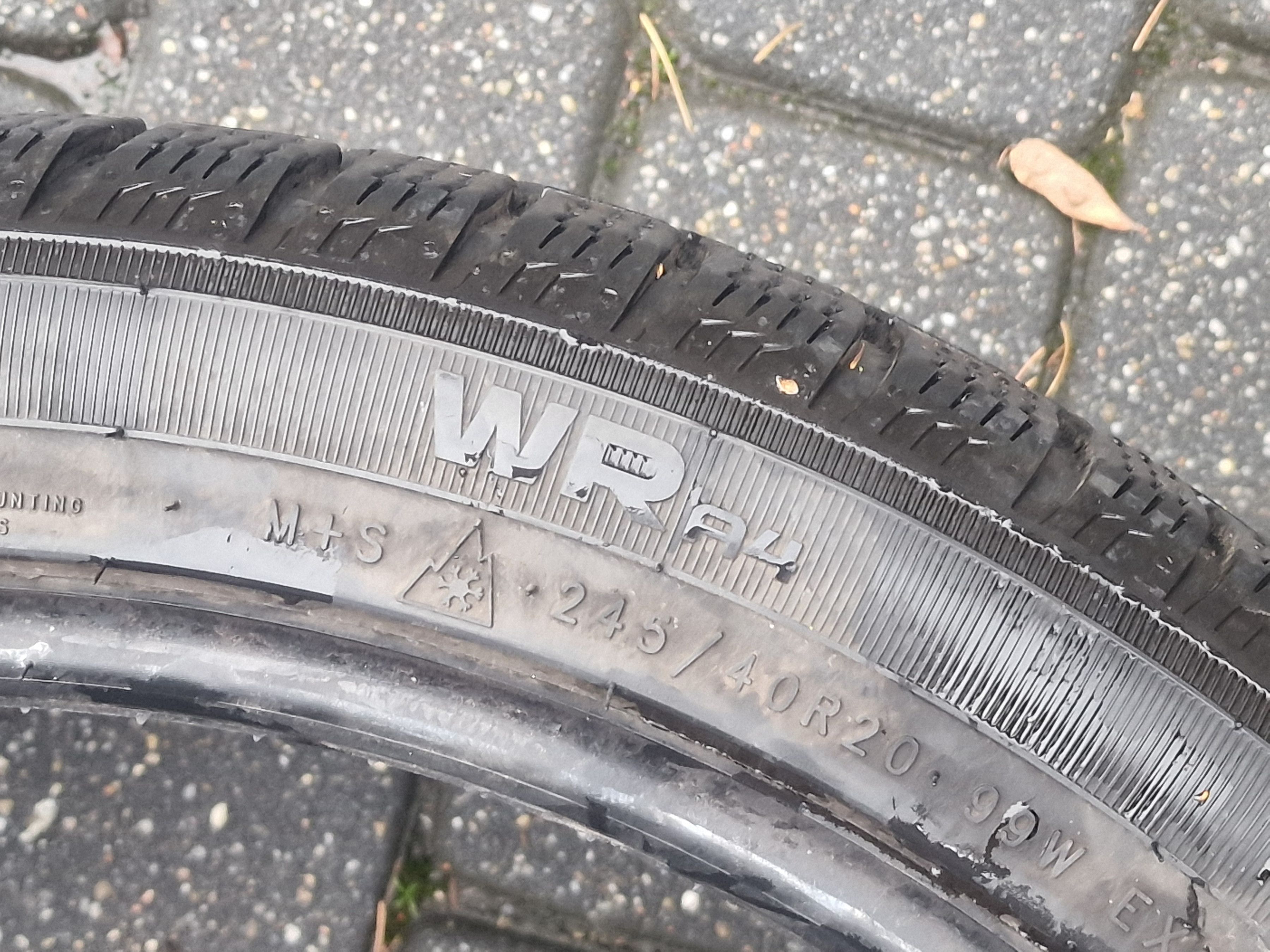 Opony Nokian WR A4 - 245/40/20