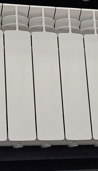 Продам радиатор короткий 40 см  Италия