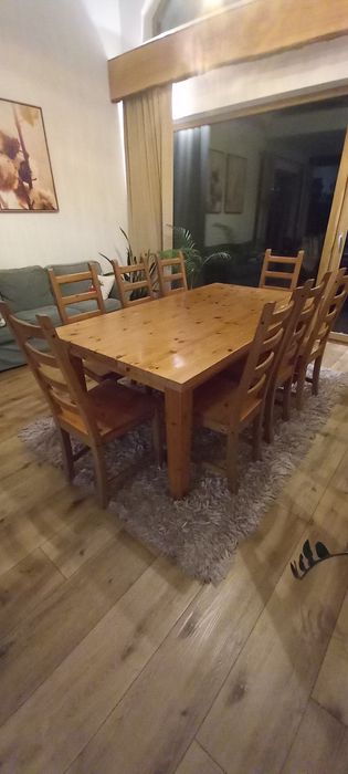 Sosnowy stół IKEA z krzesłami