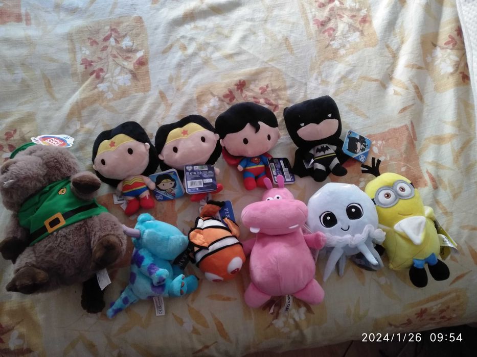 Vários peluches fofinhos