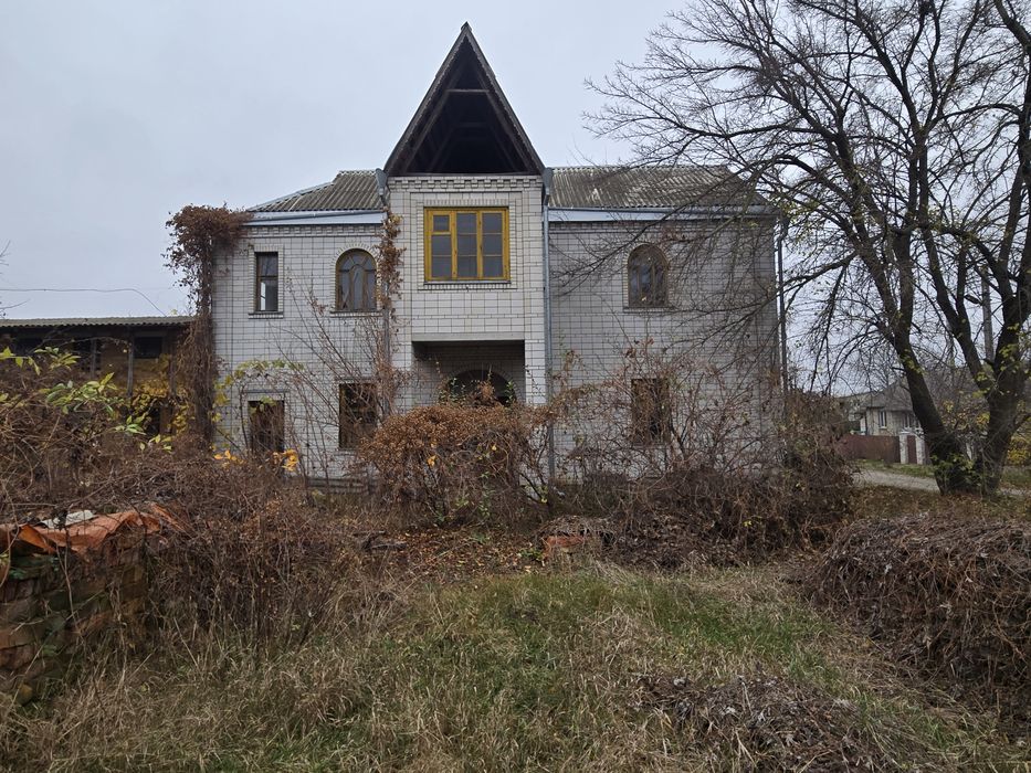 Новобудова двоповерховий будинок з гаражем – вигідна пропозиція