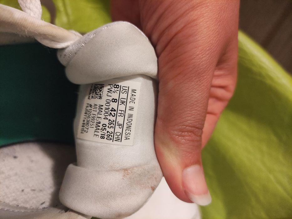 Ténis/ Sapatilhas Adidas 
Tamanho 42
Usadas. Ver fotos.

Entrega em mã