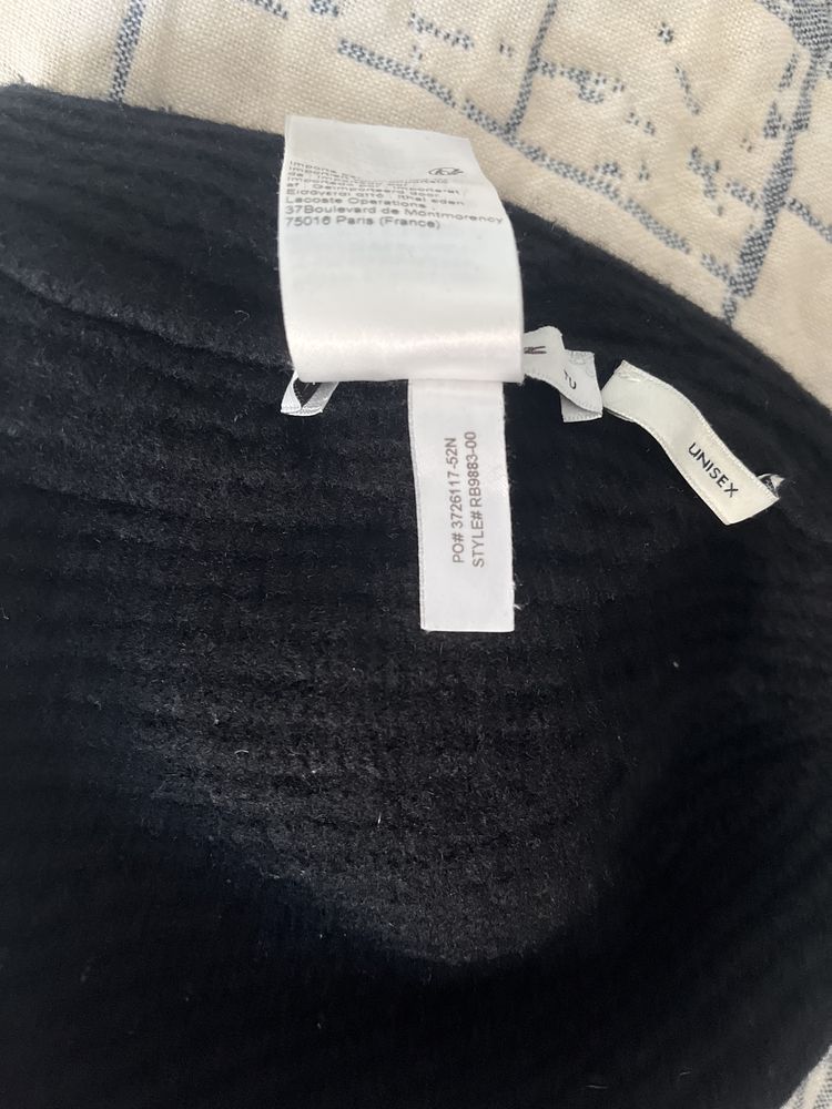 шапка corteiz и шапка lacoste
