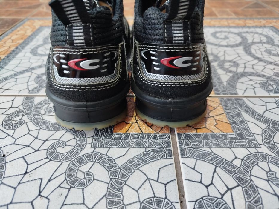 Cofra 38.5р. чоловічі робочі кросівки.