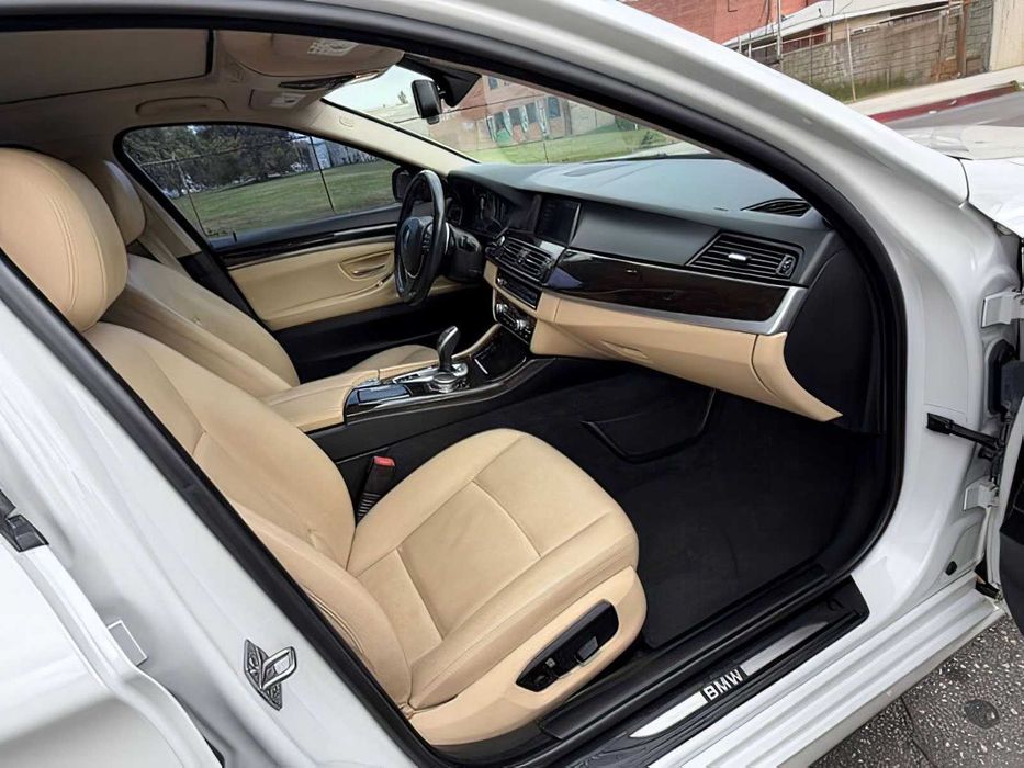 BMW 5 Series      2016