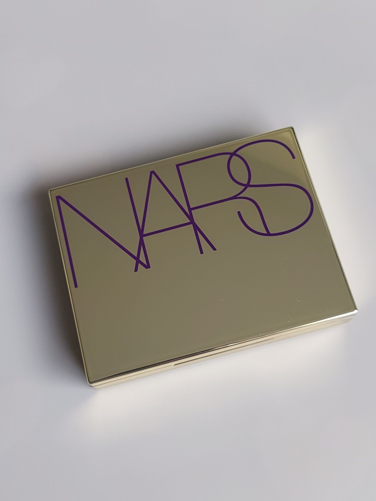 Puder NARS Light Reflecting Setting Powder Pressed Gold Dust