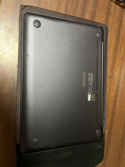 Asus Zenbook UX305LA