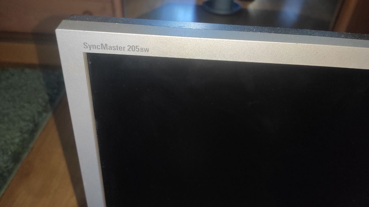 Монитор Samsung SyncMaster 205 BM