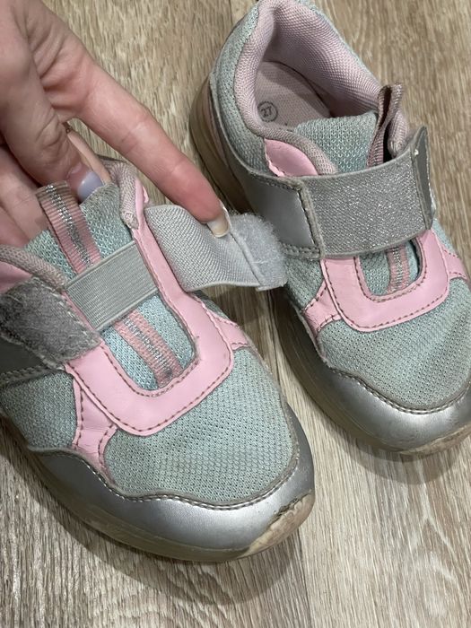 Кросівки для дівчинки з лампочками 17,5 / кроссовки со светом