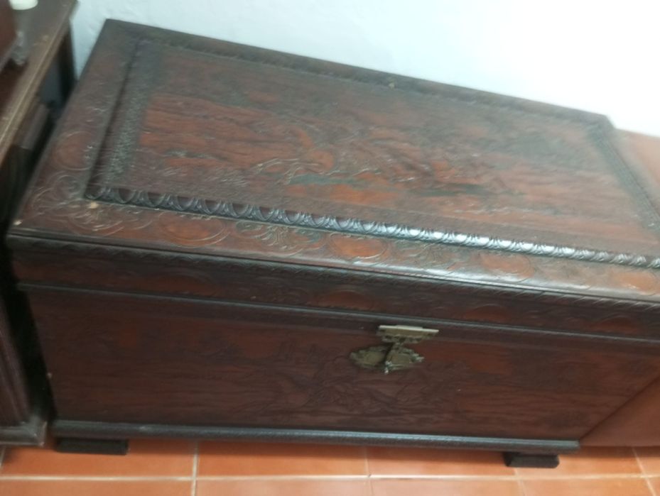 Baú vintage com chave