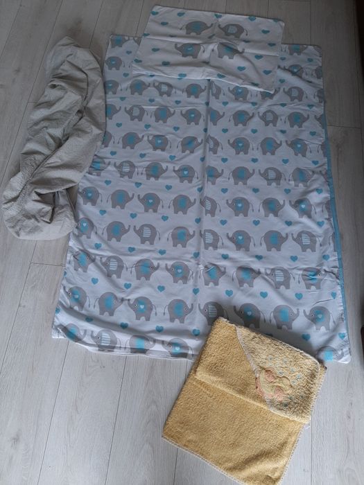 Kołderka, poduszka. Komplet pościeli plus prześcieradło kocyk i reczni