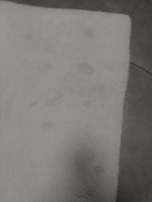 Sprzedam fajny dywanik 190x130 cm.