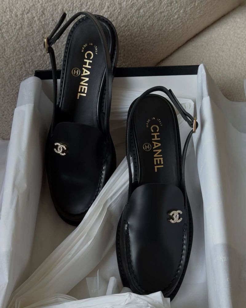 Шкіряні лофери Chanel