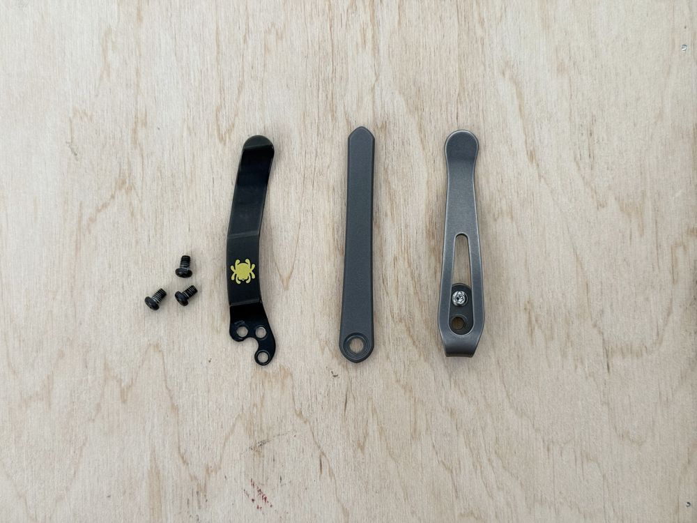 Титанові кліпси MXG для складних ножів Chris Reeve,та 1 Spyderco