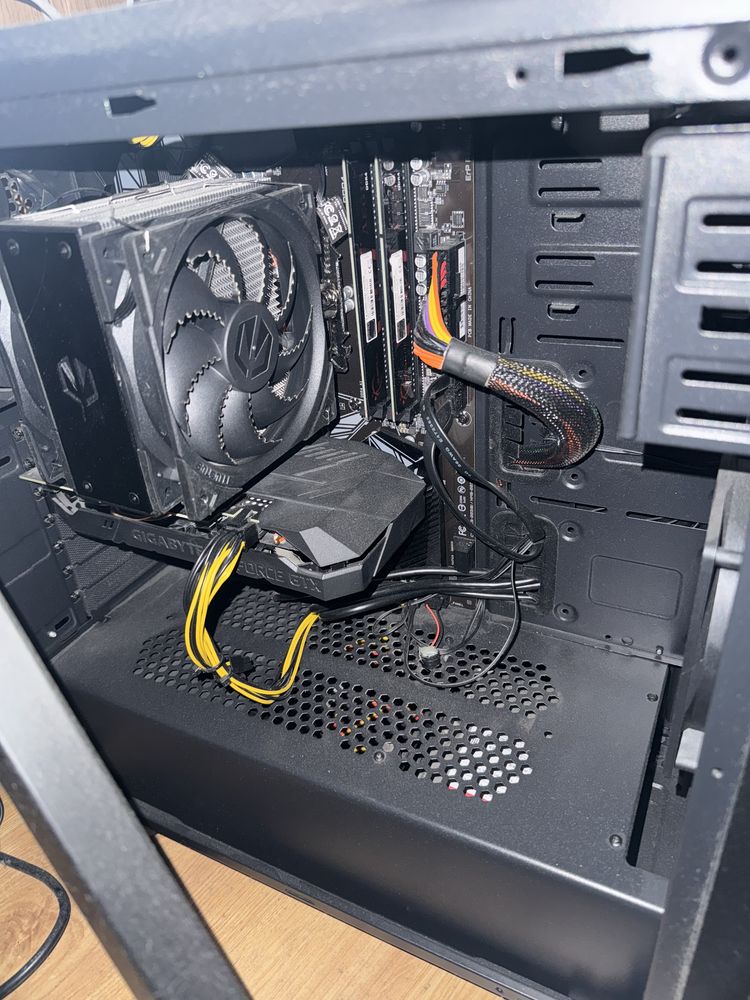Komputer gtx 1660 super 6gb ryzen 5 5600