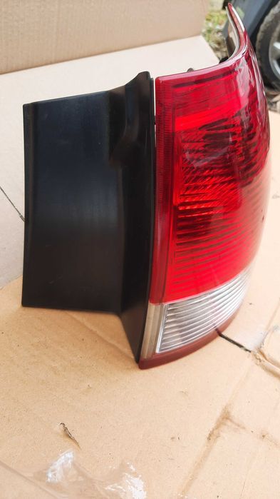 lampa prawa lub lewa w błotnik Vectra C kombi oryginał