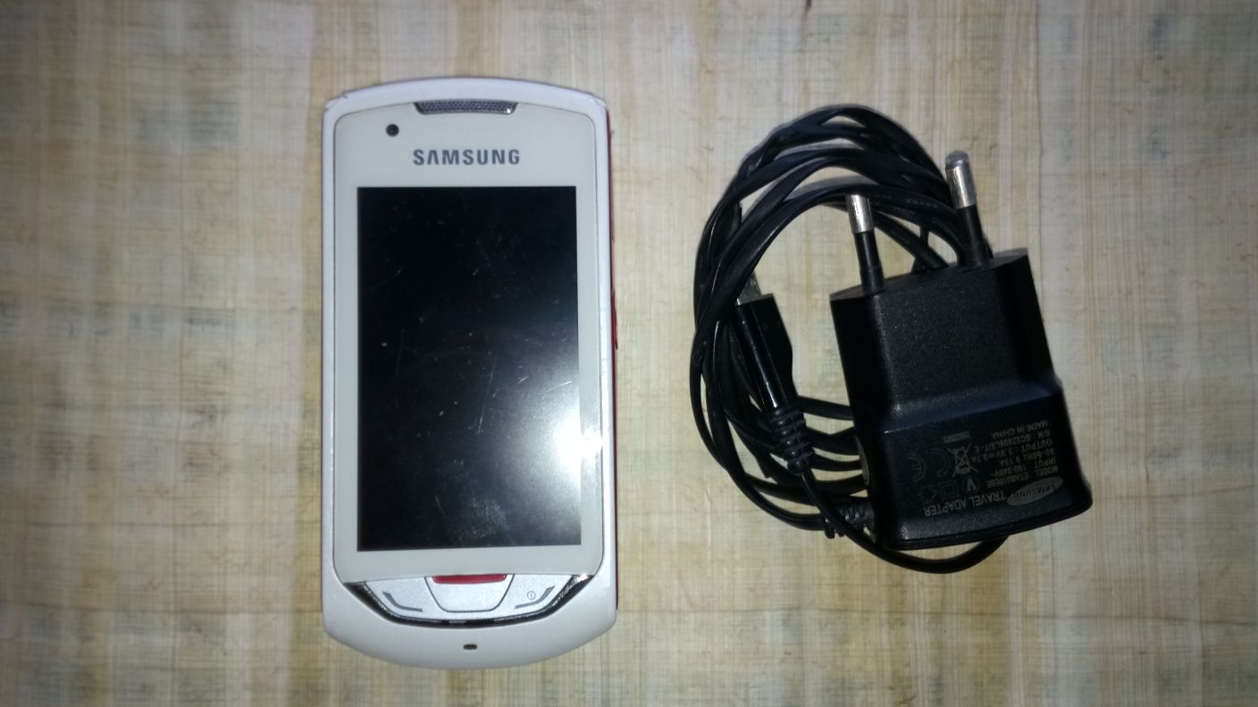 Мобильный телефон Samsung GT-S5620