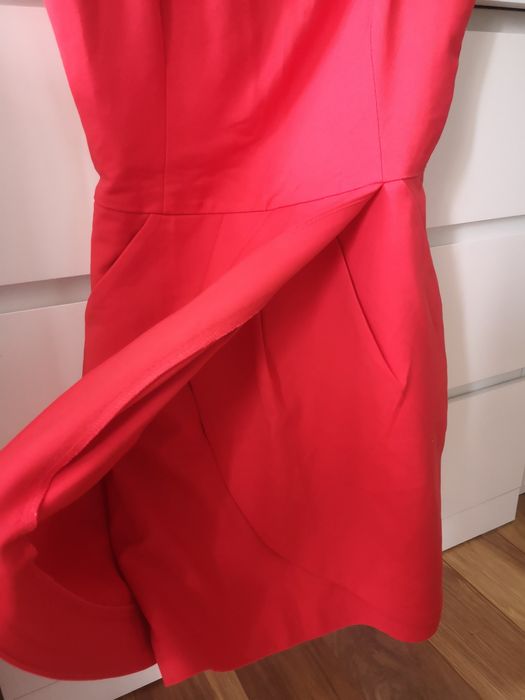 Czerwona sukienka dekolt serce Mohito 38