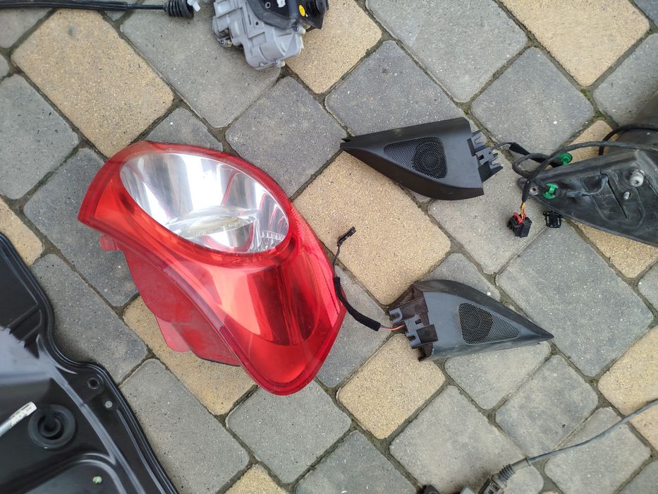 Ппродам передні задні двері passat b6